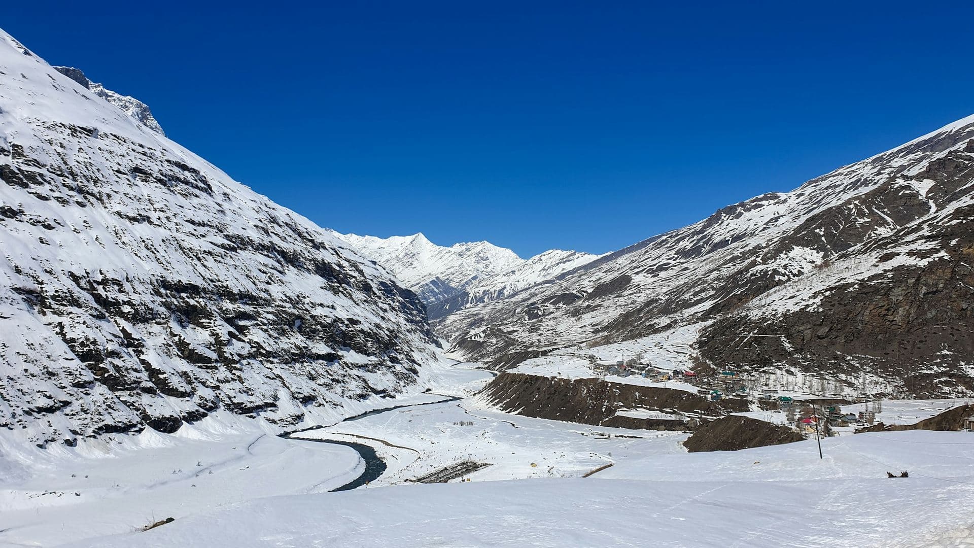 How to Reach Manali from Delhi: Volvo, Self-Drive, Flights and Trains